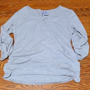 Gray 3/4 sleeve shirt